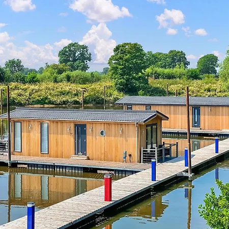 홀리데이파크 York Marina